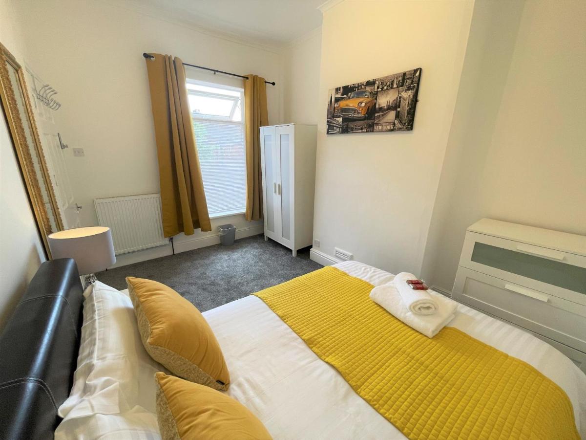 Robinhuts - 3 Bed Accommodation -Perfect For Contractors, Families & Students Kingston upon Hull Ngoại thất bức ảnh