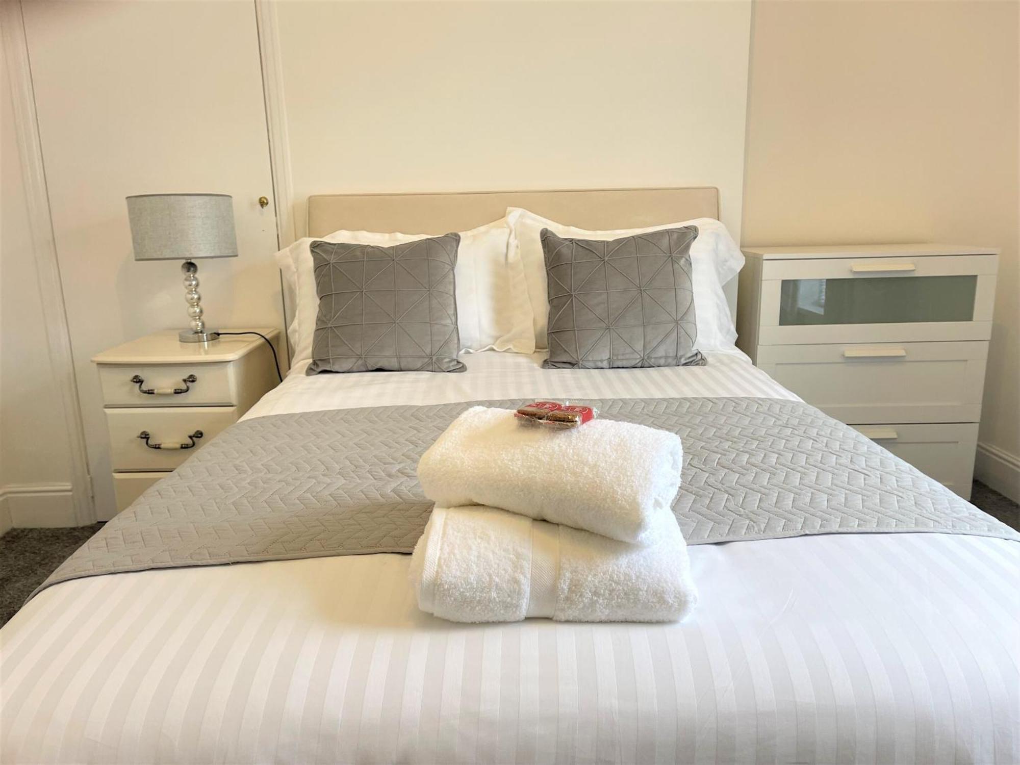 Robinhuts - 3 Bed Accommodation -Perfect For Contractors, Families & Students Kingston upon Hull Ngoại thất bức ảnh
